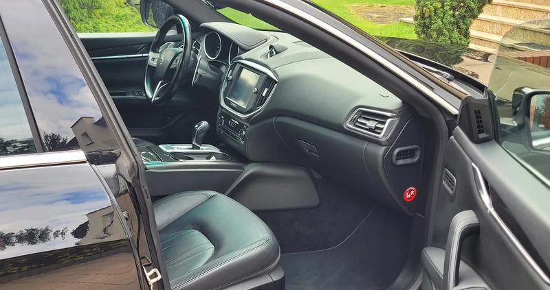 Maserati Ghibli cena 95000 przebieg: 130000, rok produkcji 2014 z Piaseczno małe 211